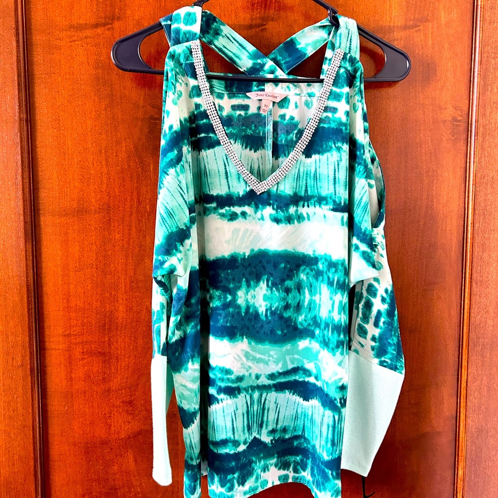 Juicy Couture xs from Kohls.its tied dyed blue,green,white. Rhinestones collar.
